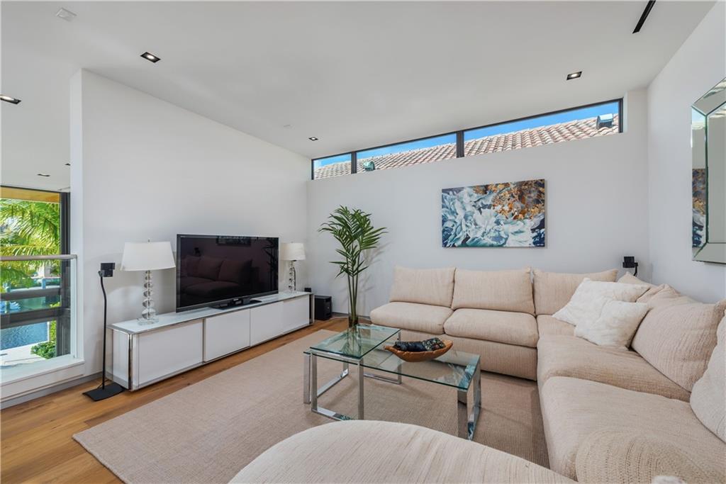 Riviera 6-17 B - Residential