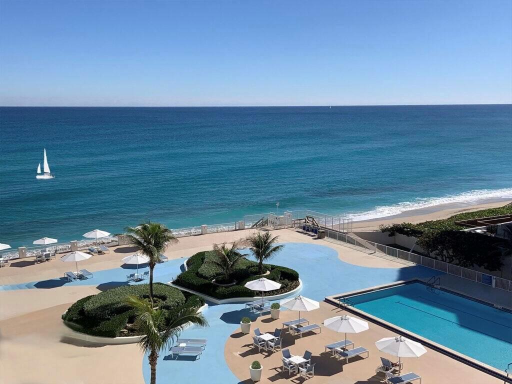 BARCLAY CONDO - Residential