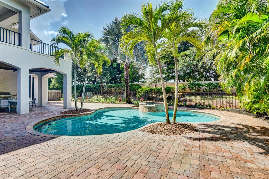 THE OAKS AT BOCA RATON - Residential