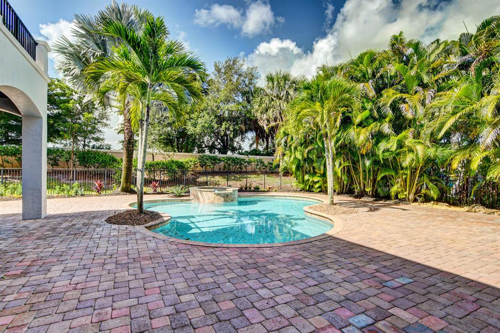 THE OAKS AT BOCA RATON - Residential