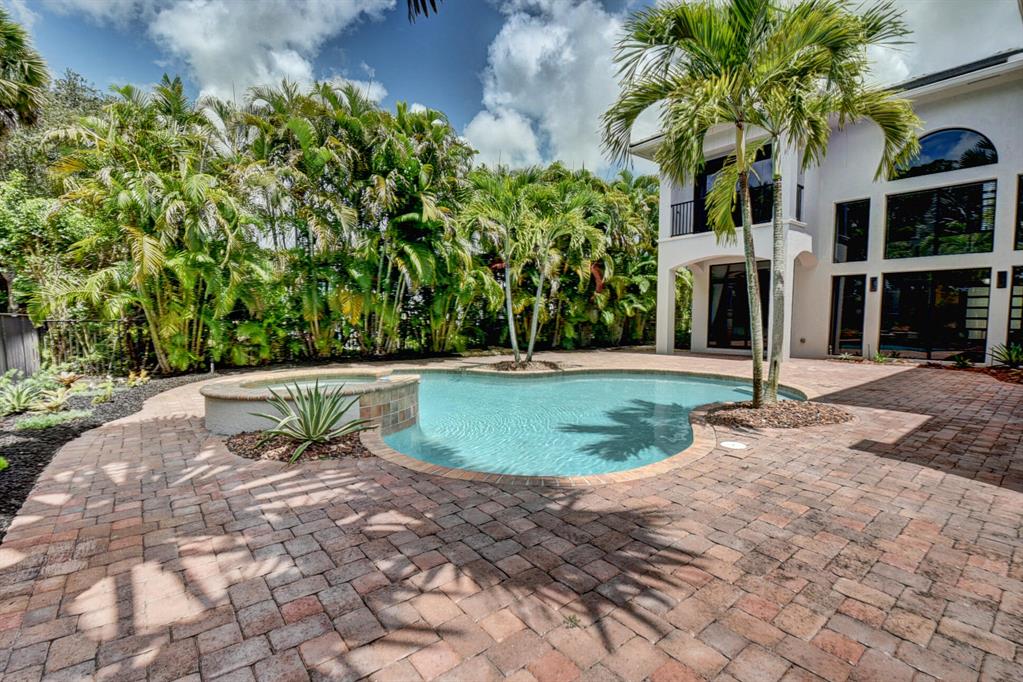 THE OAKS AT BOCA RATON - Residential