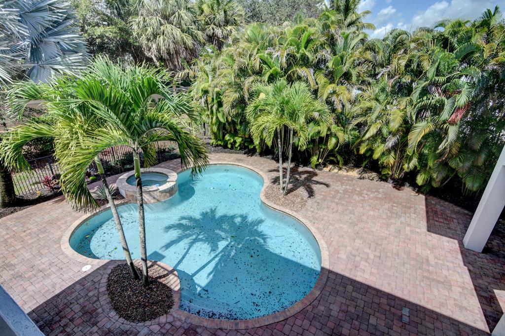 THE OAKS AT BOCA RATON - Residential