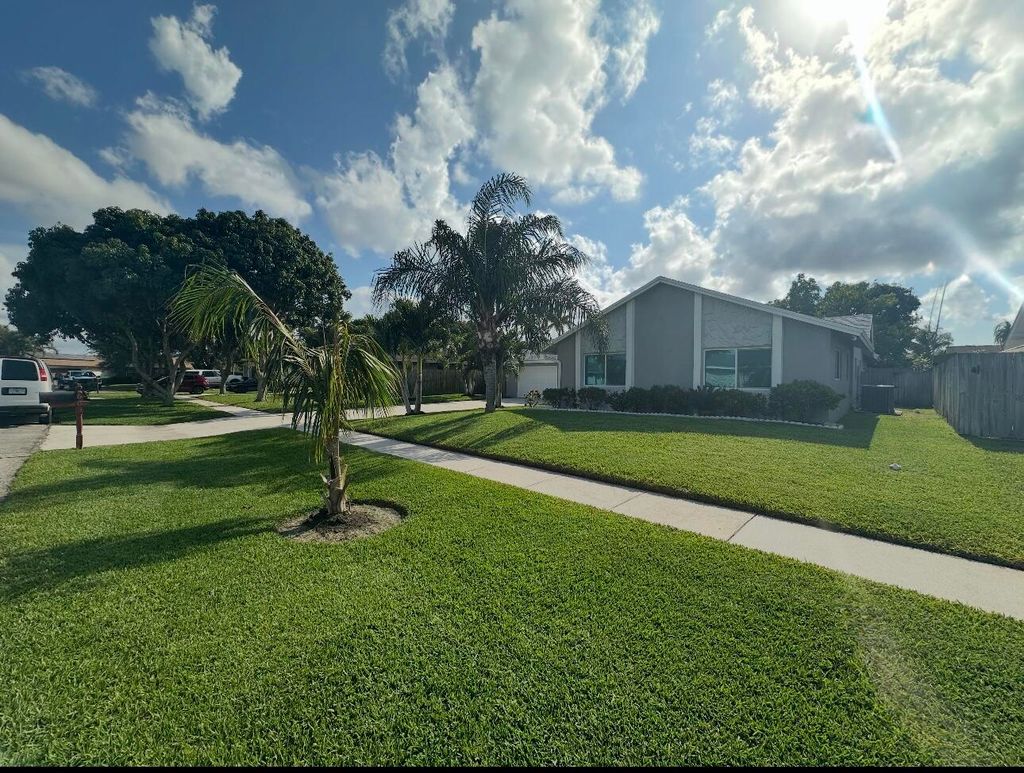 Photo of 605 Toxaway Drive, West Palm Beach, FL 33413 (MLS # B26021803)