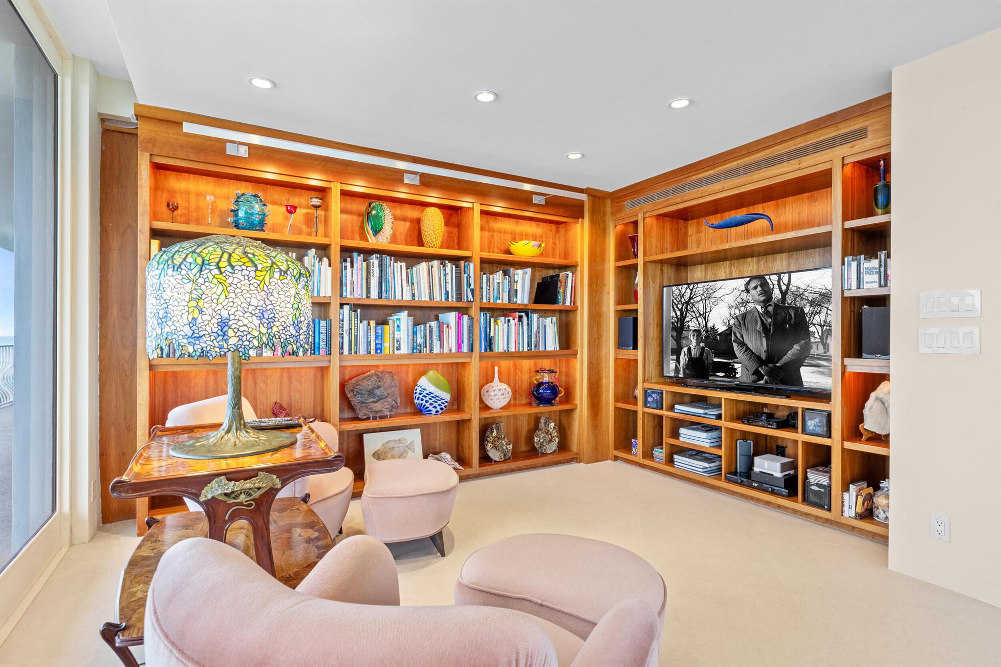 TWO THOUSAND COND AT SLOA - Residential