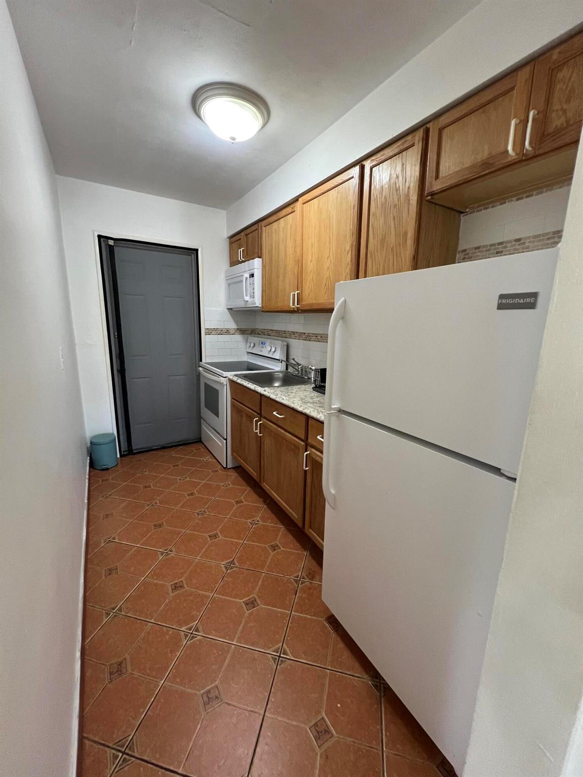 PALM BEACH SHORES - Residential Lease