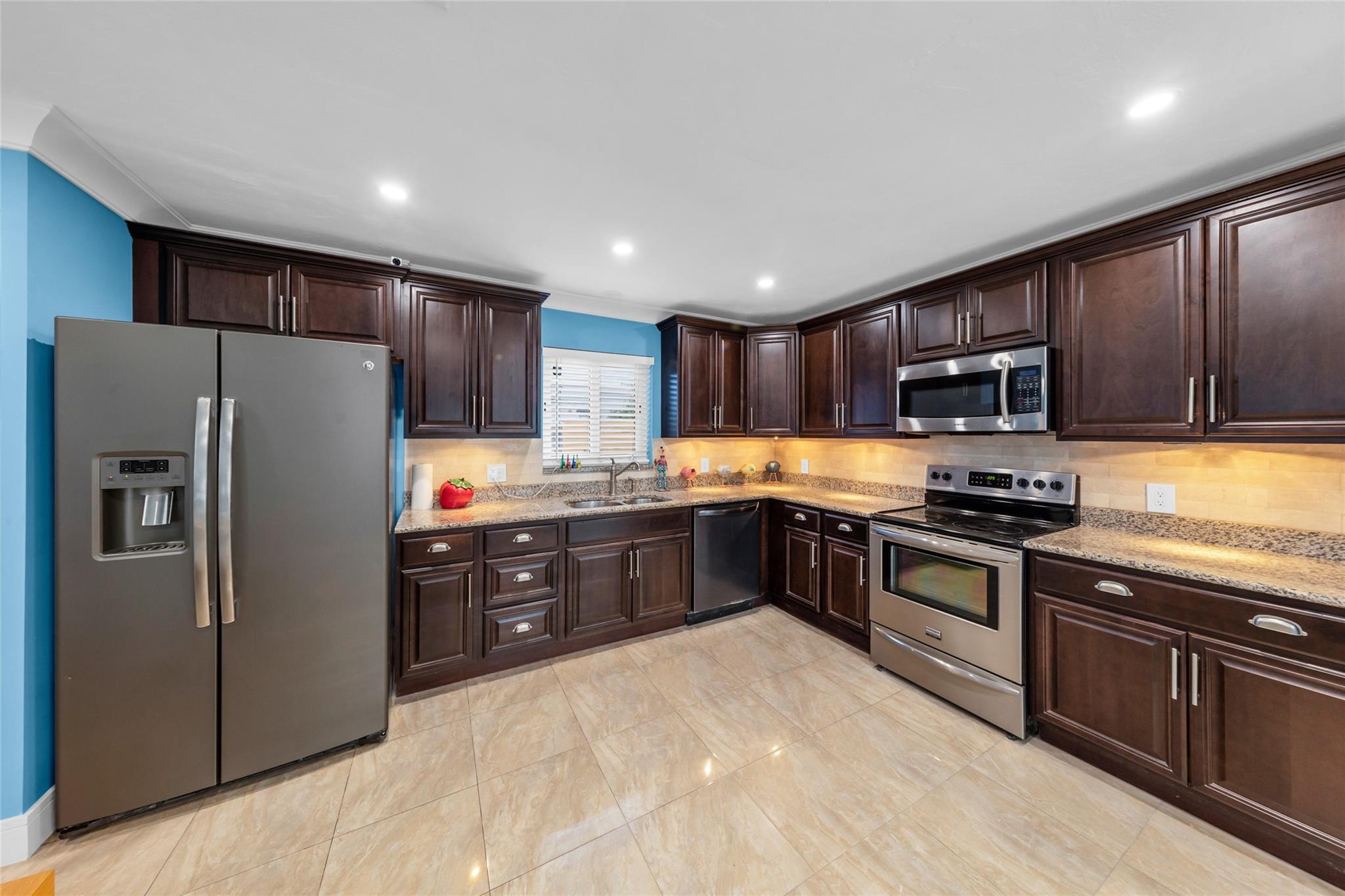 2108 NE 11th Ave