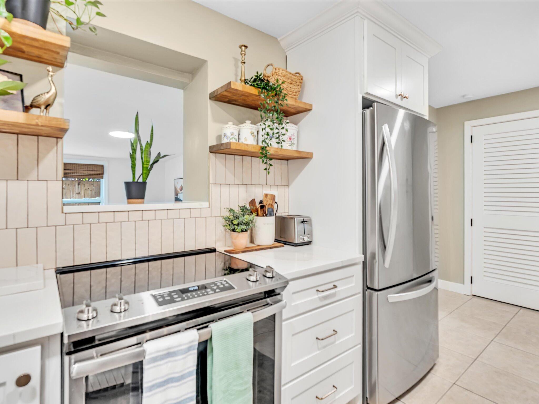 MODEL LAND CO SUB OF TRS 1 & 2 (UNREC) ON AM-60 - Residential