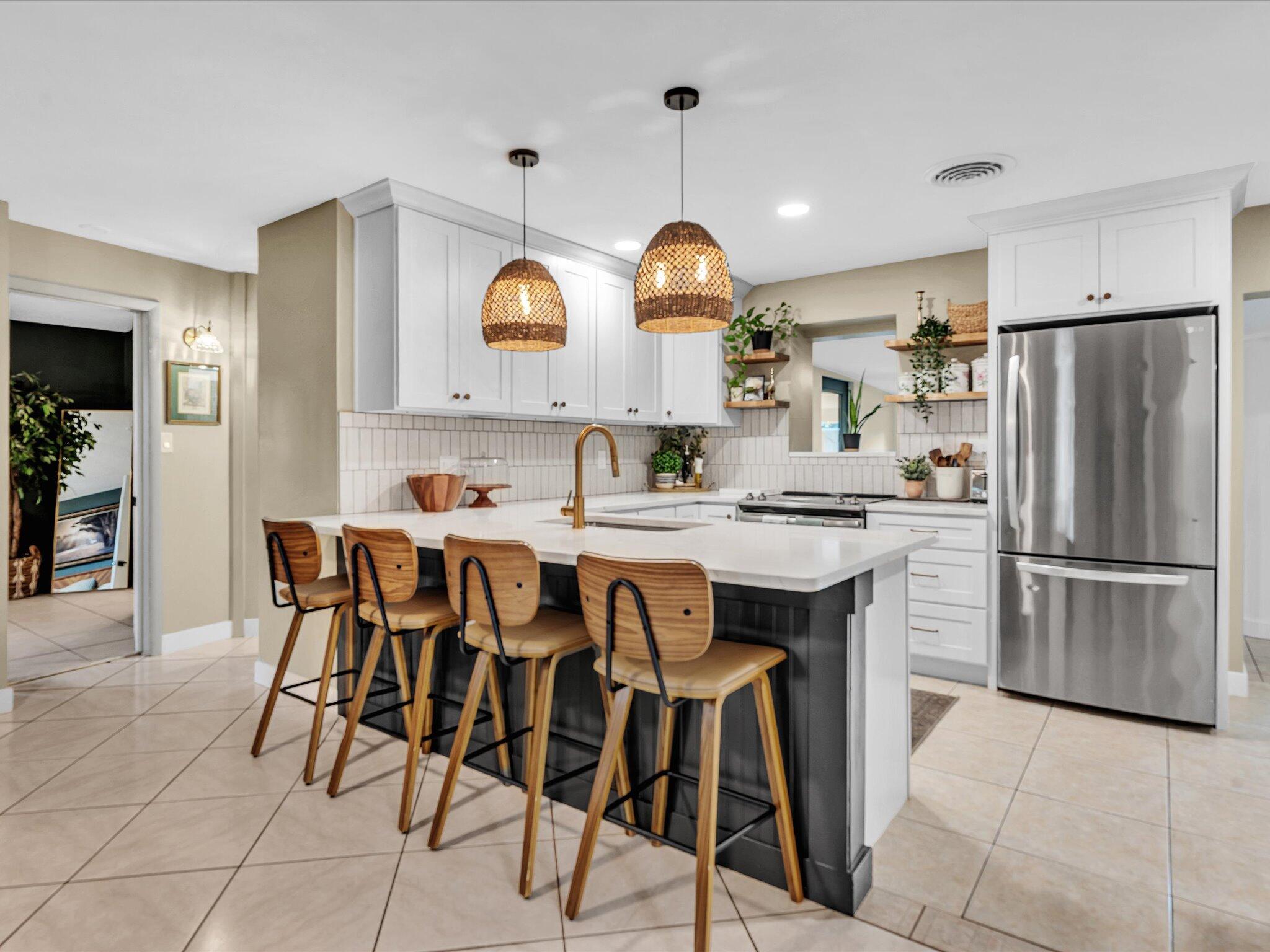 MODEL LAND CO SUB OF TRS 1 & 2 (UNREC) ON AM-60 - Residential