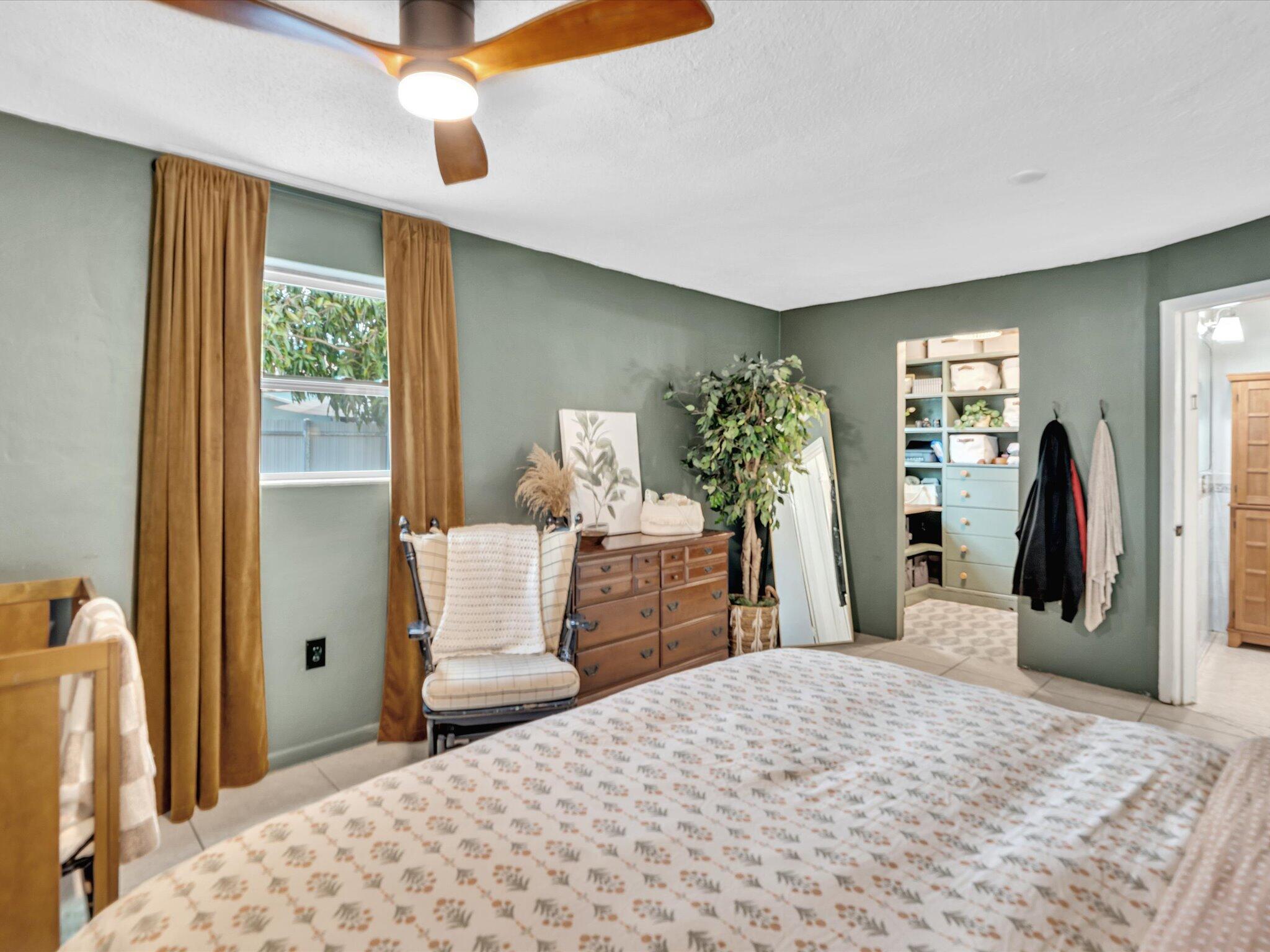 MODEL LAND CO SUB OF TRS 1 & 2 (UNREC) ON AM-60 - Residential