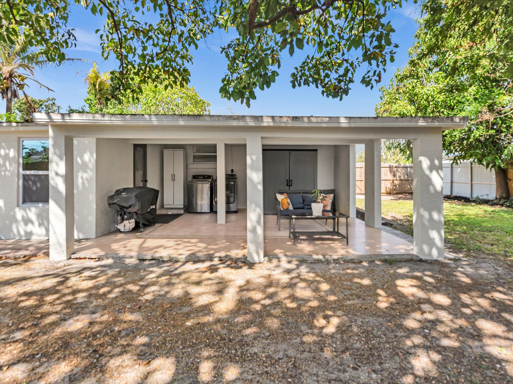 MODEL LAND CO SUB OF TRS 1 & 2 (UNREC) ON AM-60 - Residential