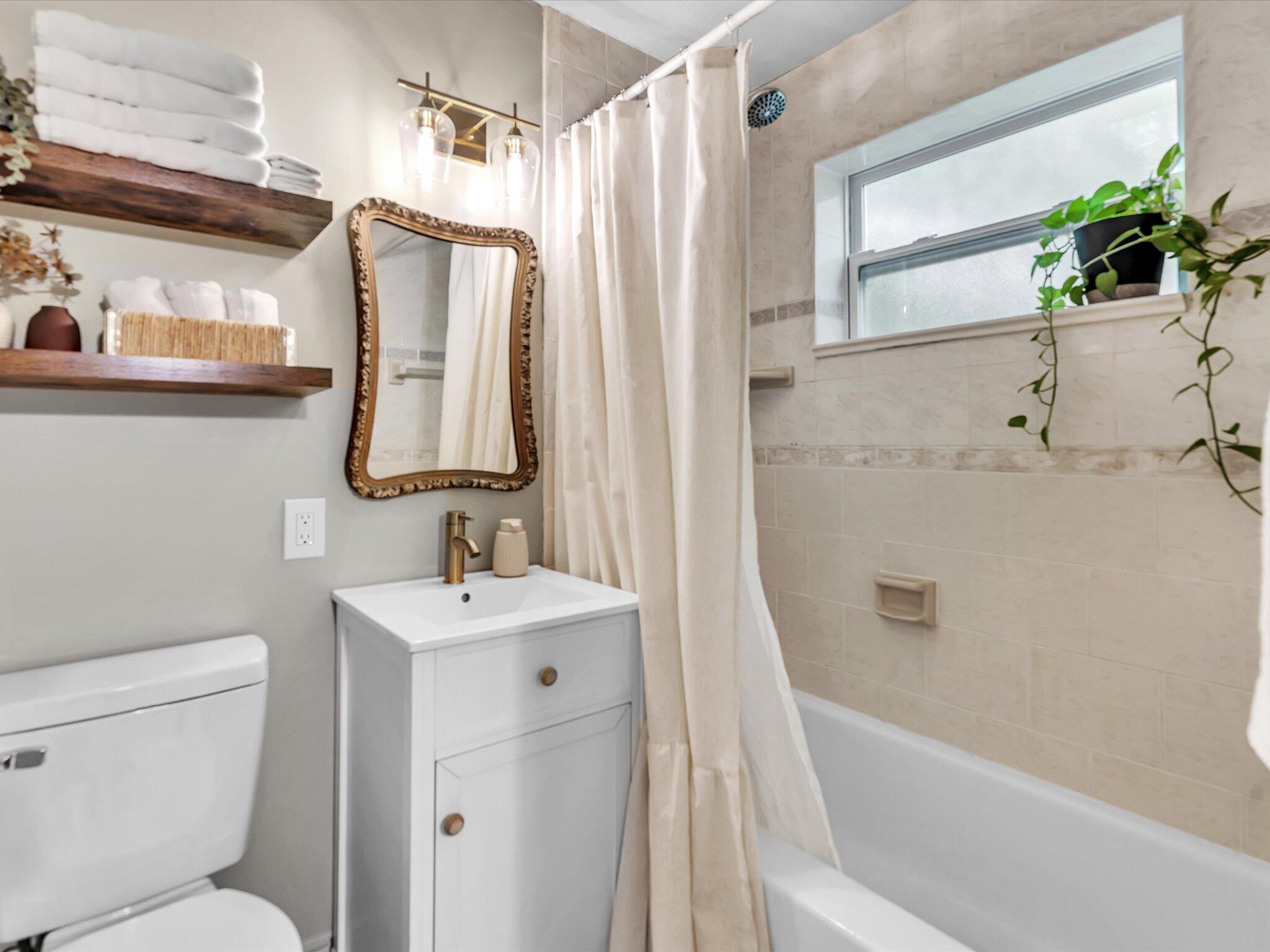 MODEL LAND CO SUB OF TRS 1 & 2 (UNREC) ON AM-60 - Residential