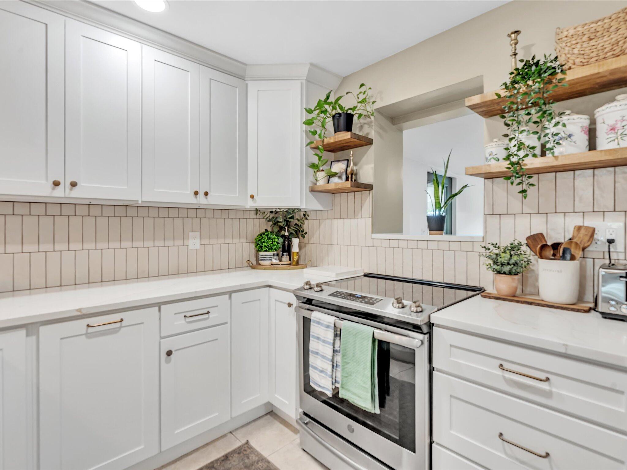 MODEL LAND CO SUB OF TRS 1 & 2 (UNREC) ON AM-60 - Residential