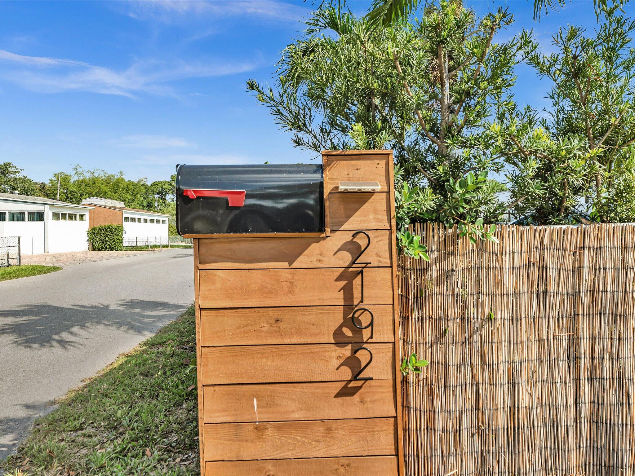 MODEL LAND CO SUB OF TRS 1 & 2 (UNREC) ON AM-60 - Residential