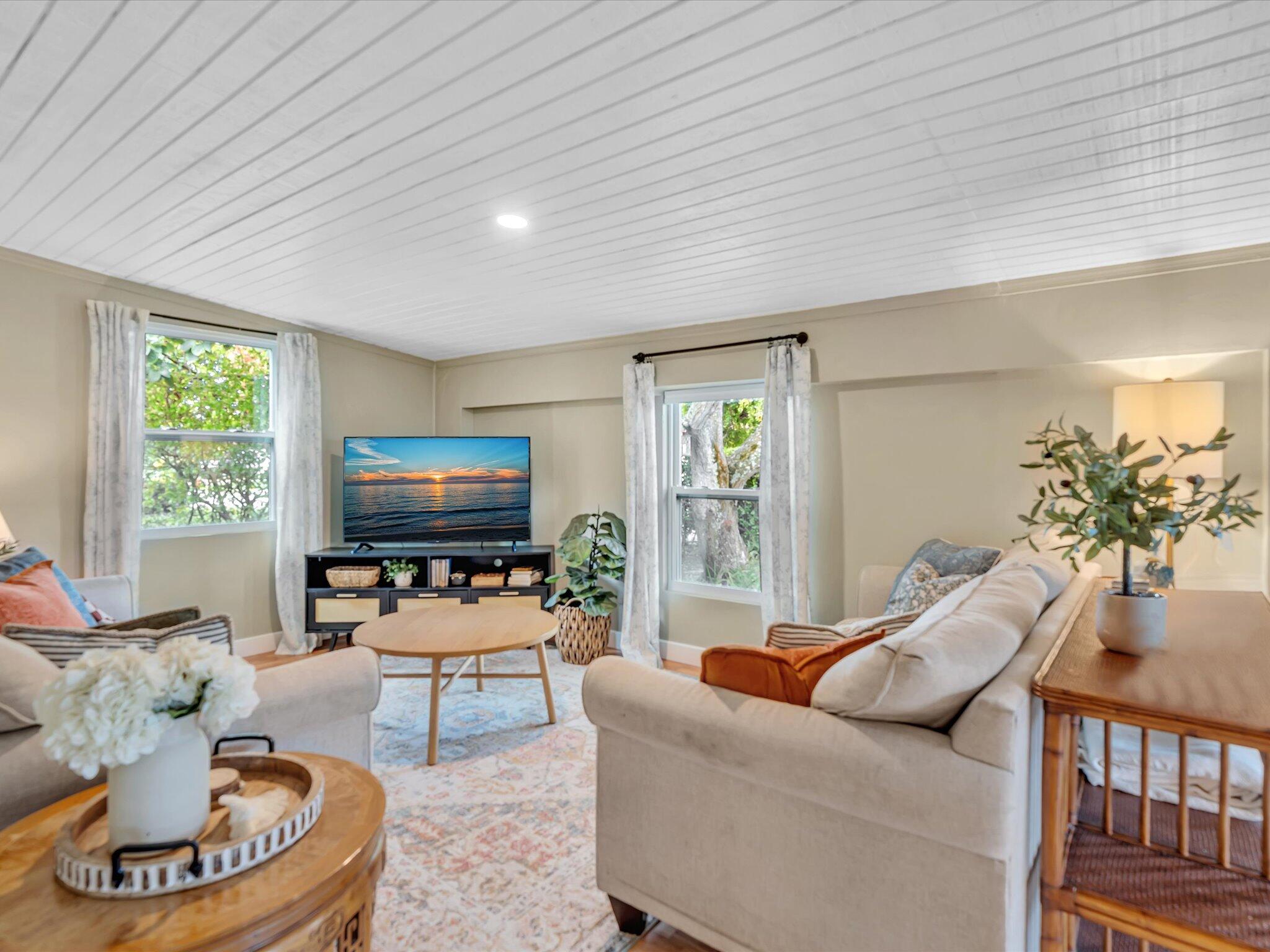 MODEL LAND CO SUB OF TRS 1 & 2 (UNREC) ON AM-60 - Residential