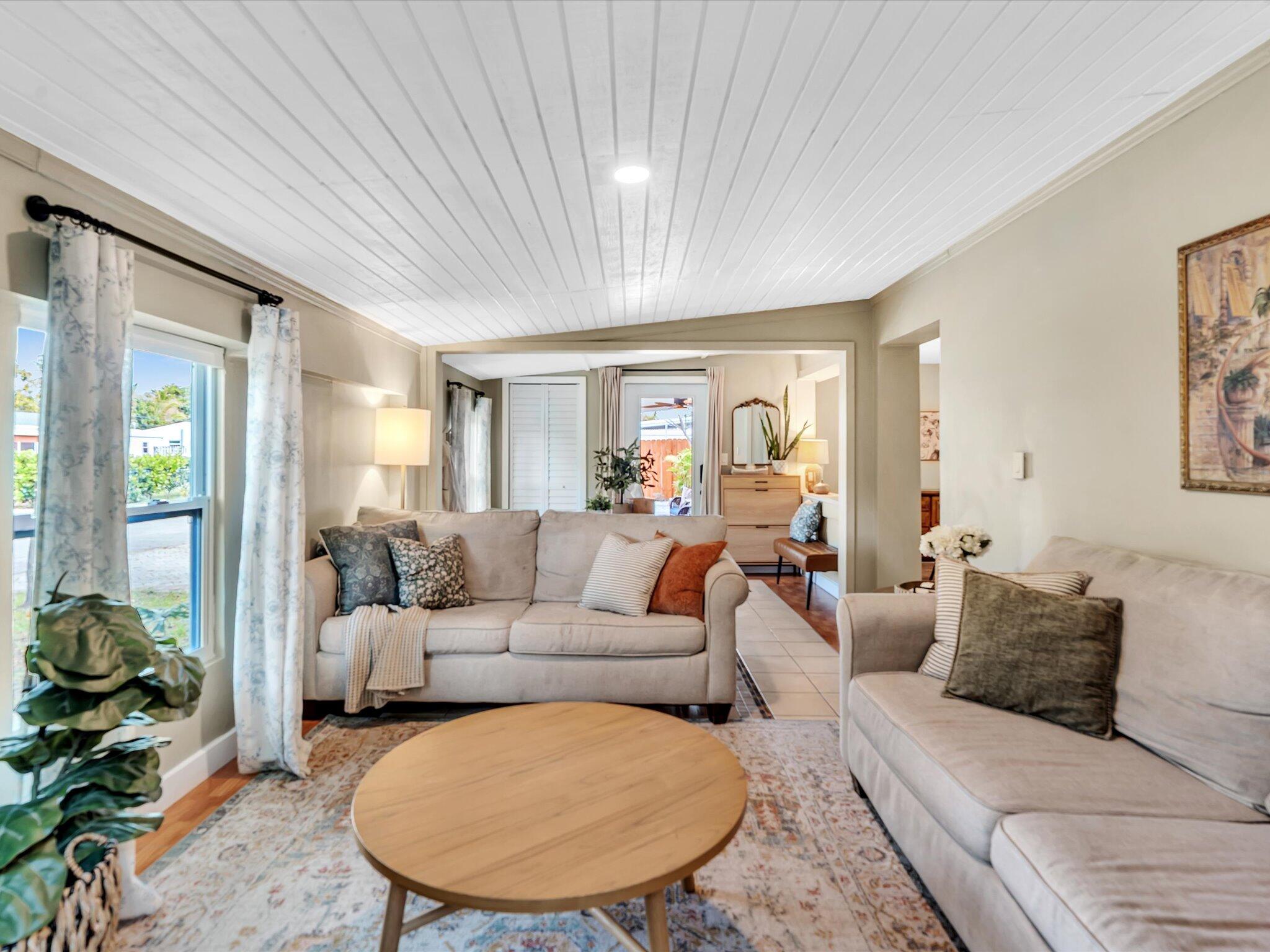 MODEL LAND CO SUB OF TRS 1 & 2 (UNREC) ON AM-60 - Residential