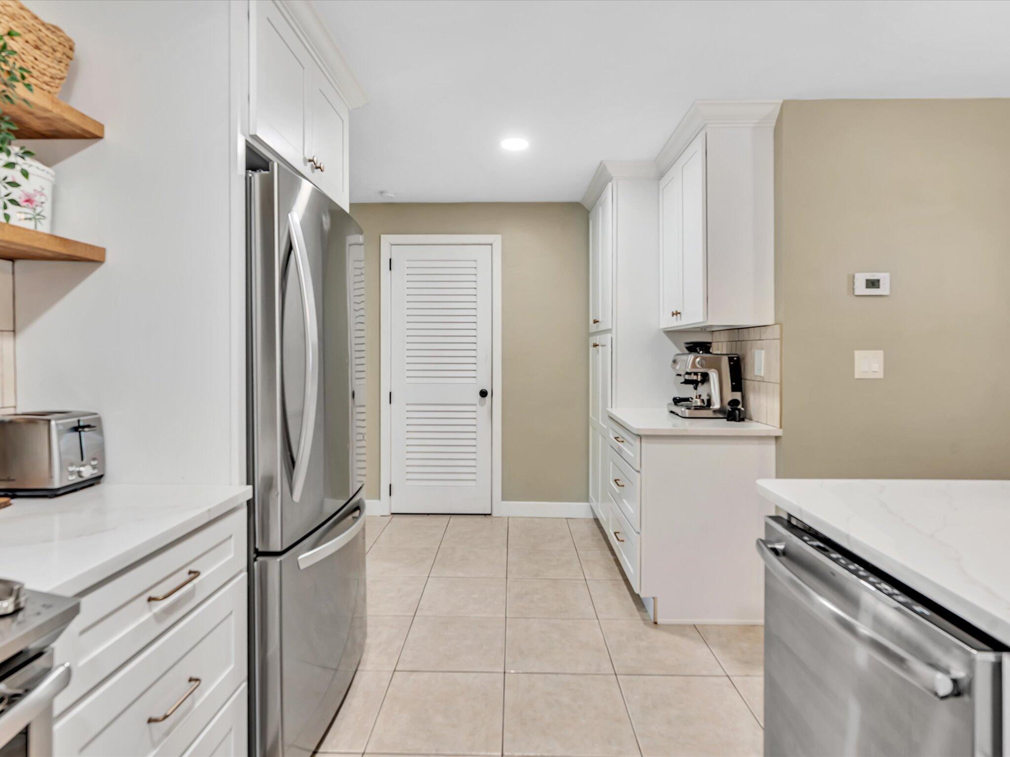 MODEL LAND CO SUB OF TRS 1 & 2 (UNREC) ON AM-60 - Residential