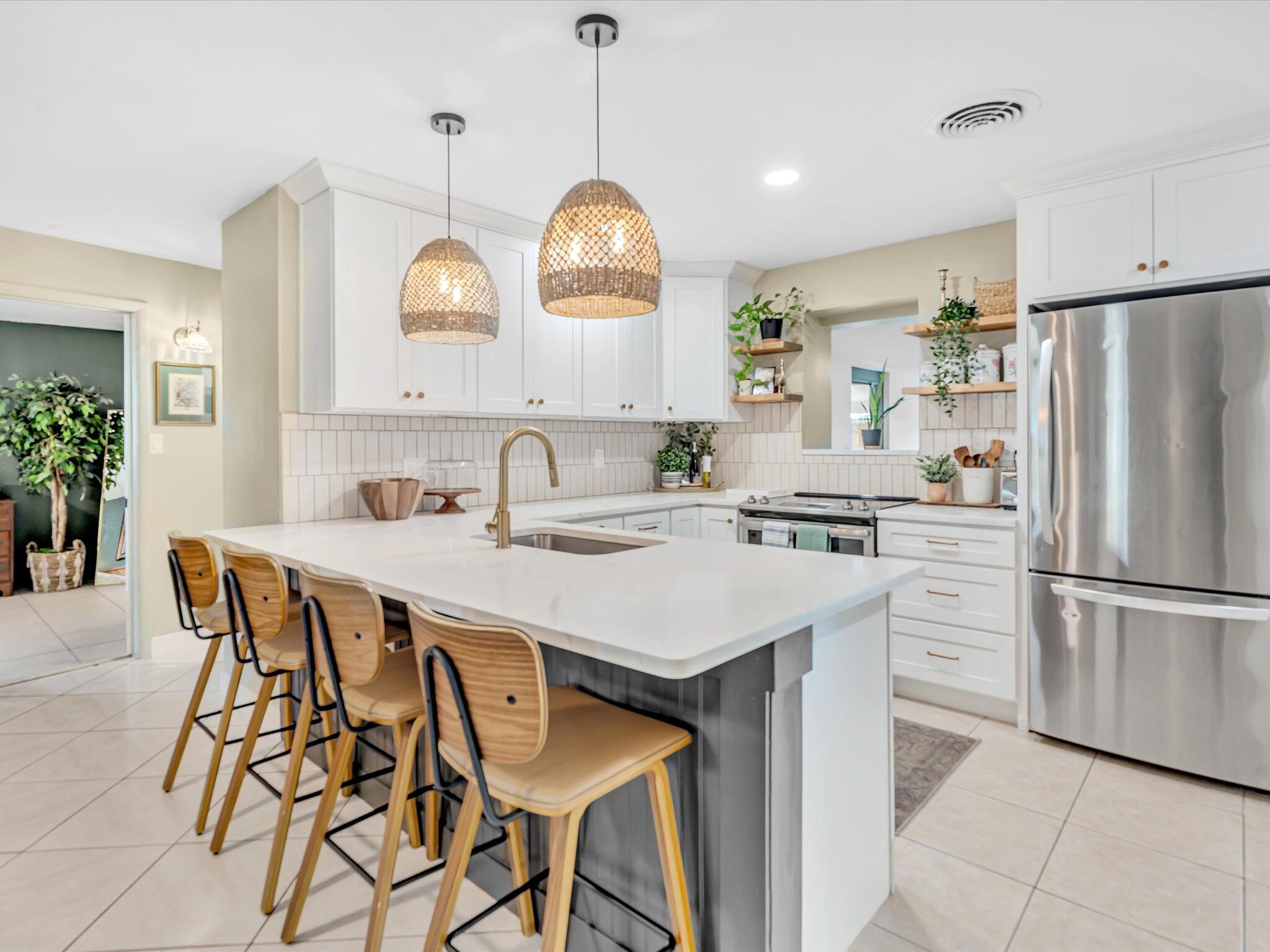 MODEL LAND CO SUB OF TRS 1 & 2 (UNREC) ON AM-60 - Residential