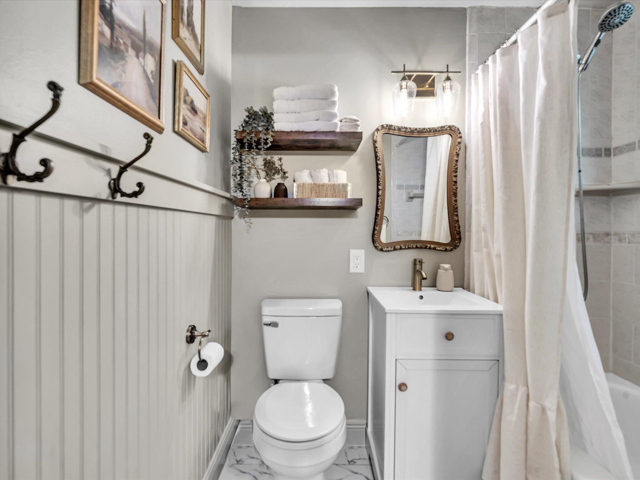 MODEL LAND CO SUB OF TRS 1 & 2 (UNREC) ON AM-60 - Residential