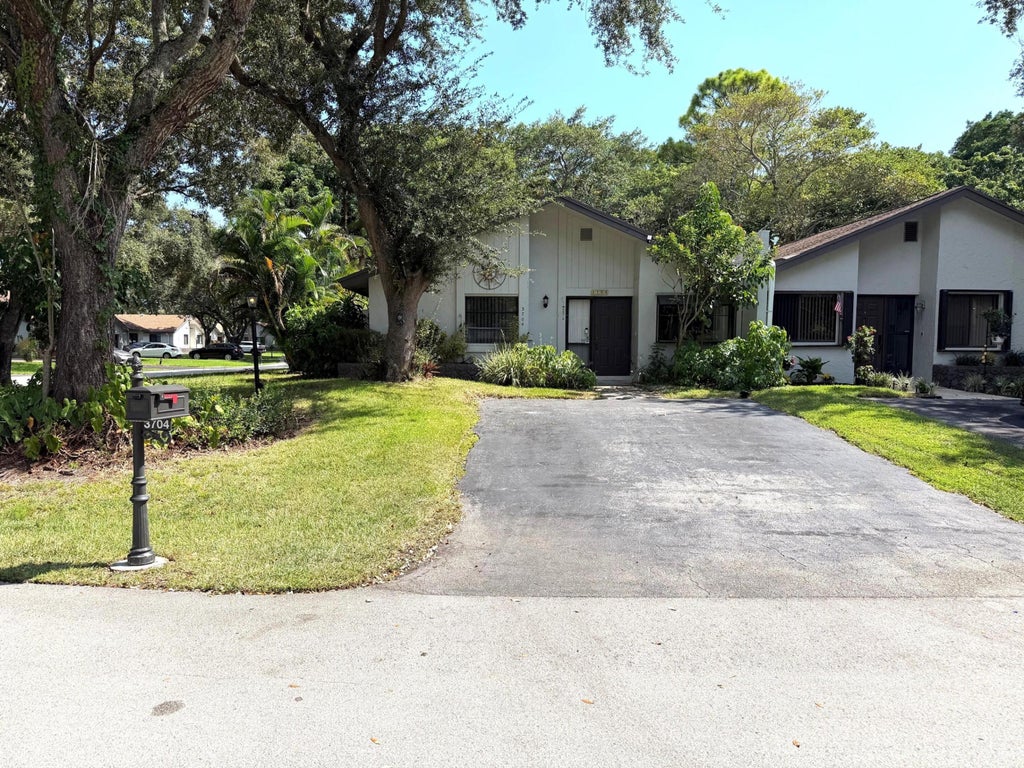 Photo of 3704 ARELIA Drive N, Delray Beach, FL 33445 (MLS # B26066265)