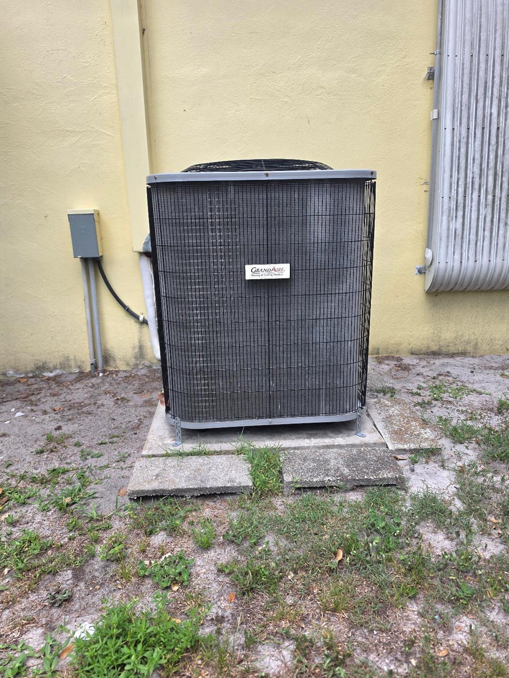 Photo of 325 SE 16th Avenue, Okeechobee, FL 34974 (MLS # B26036377)
