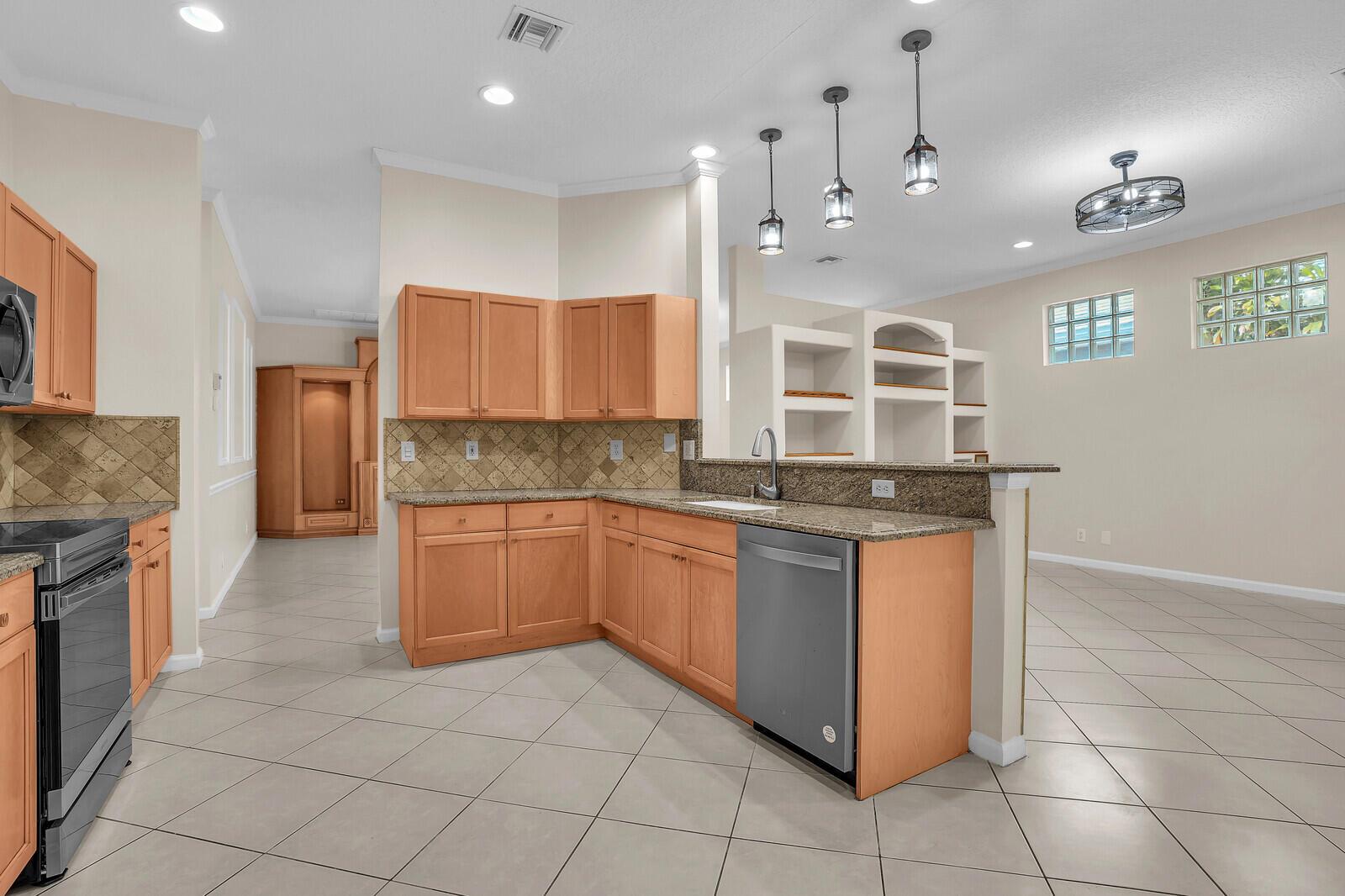 HIGHLAND GLEN - Residential Lease