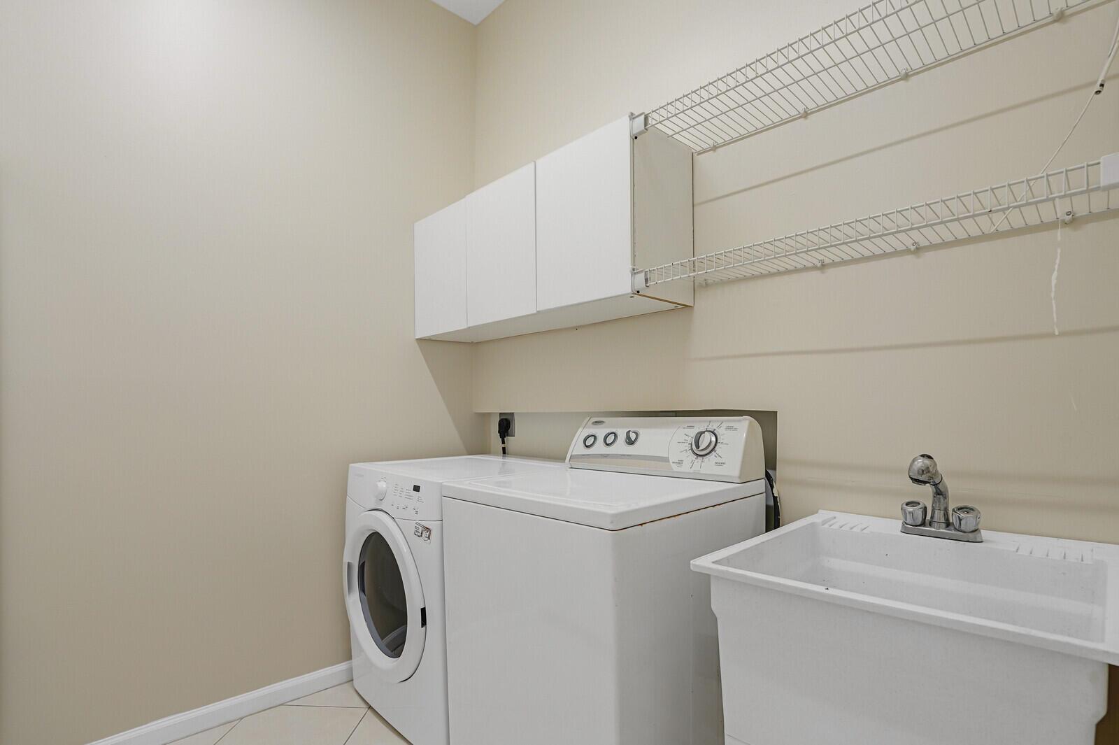 HIGHLAND GLEN - Residential Lease