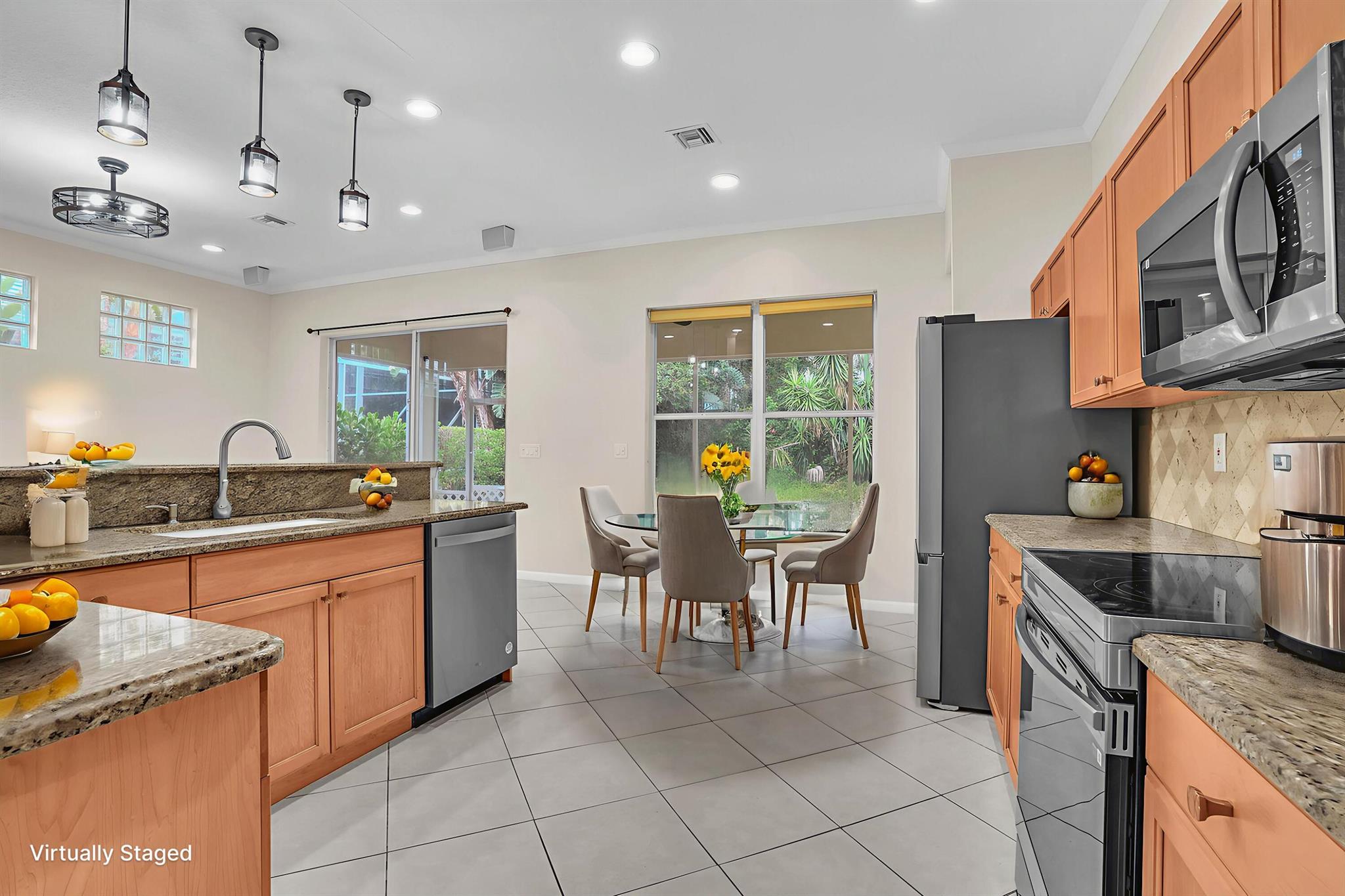 HIGHLAND GLEN - Residential Lease