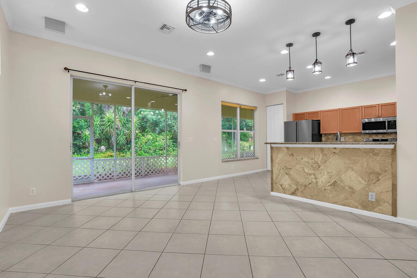 HIGHLAND GLEN - Residential Lease