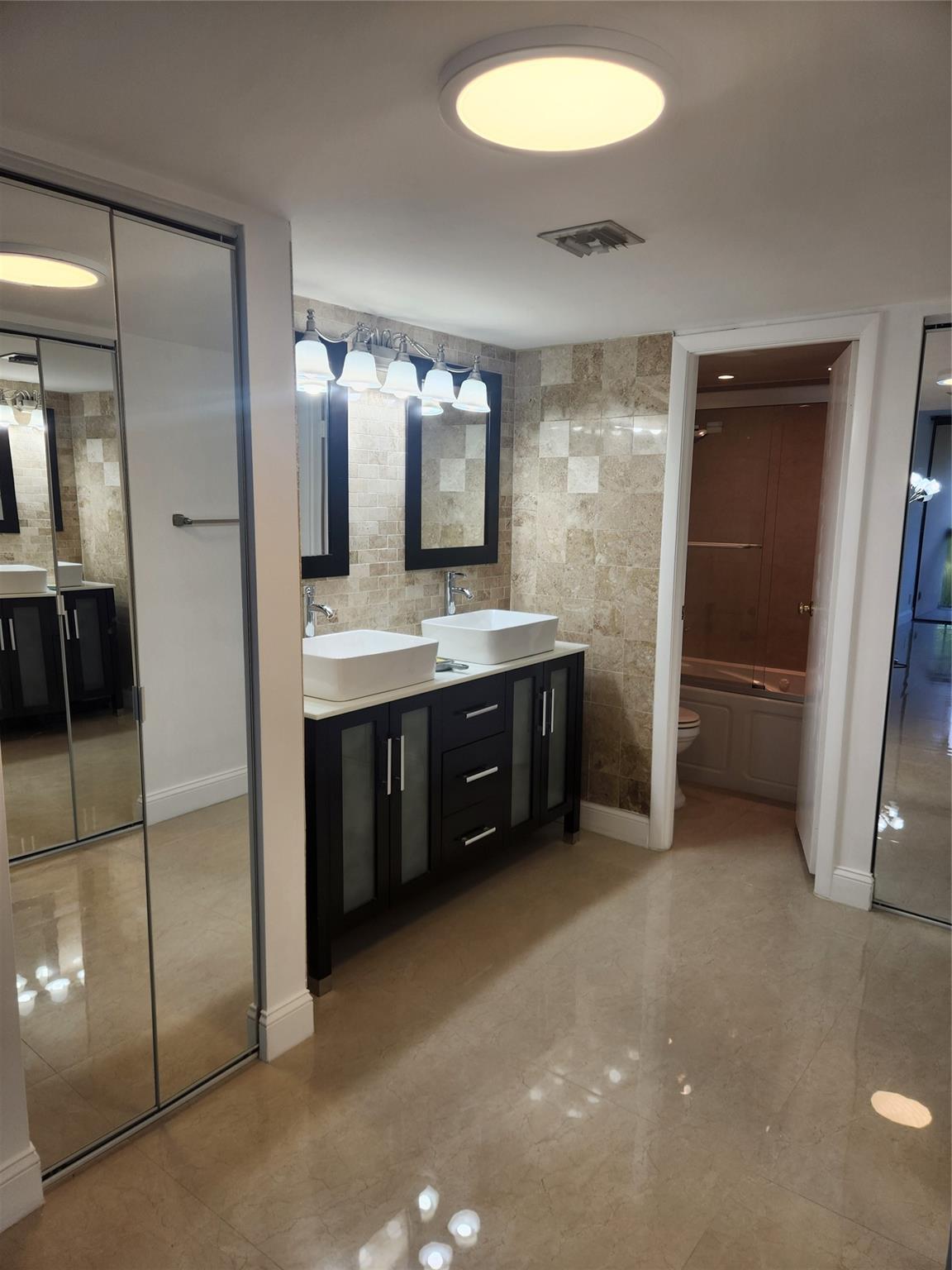 Coronado condo - Residential