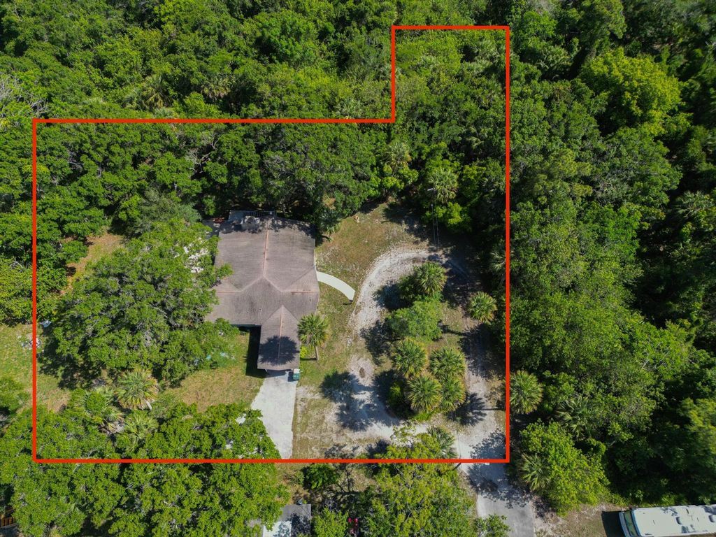 Photo of 2202 S 31st Street, Fort Pierce, FL 34947 (MLS # R10991415)