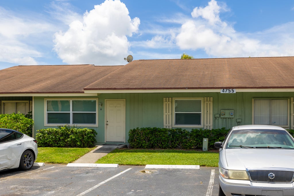 Photo of 4755 ORLEANS Court #B, West Palm Beach, FL 33415 (MLS # B26061936)