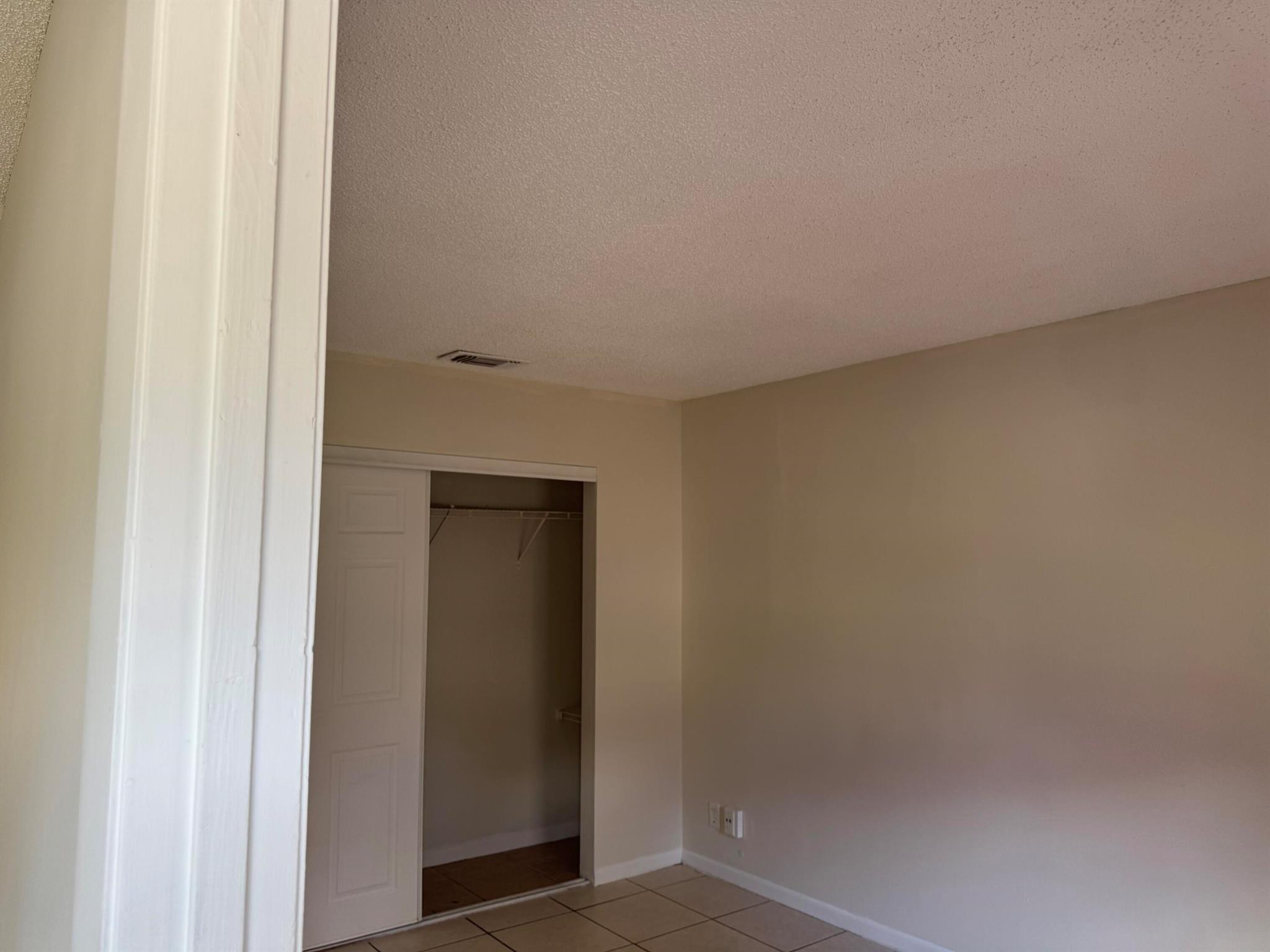 SUGAR POND MANOR OF WELLI - Residential Lease