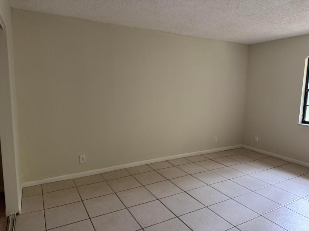 SUGAR POND MANOR OF WELLINGTON - Residential Lease