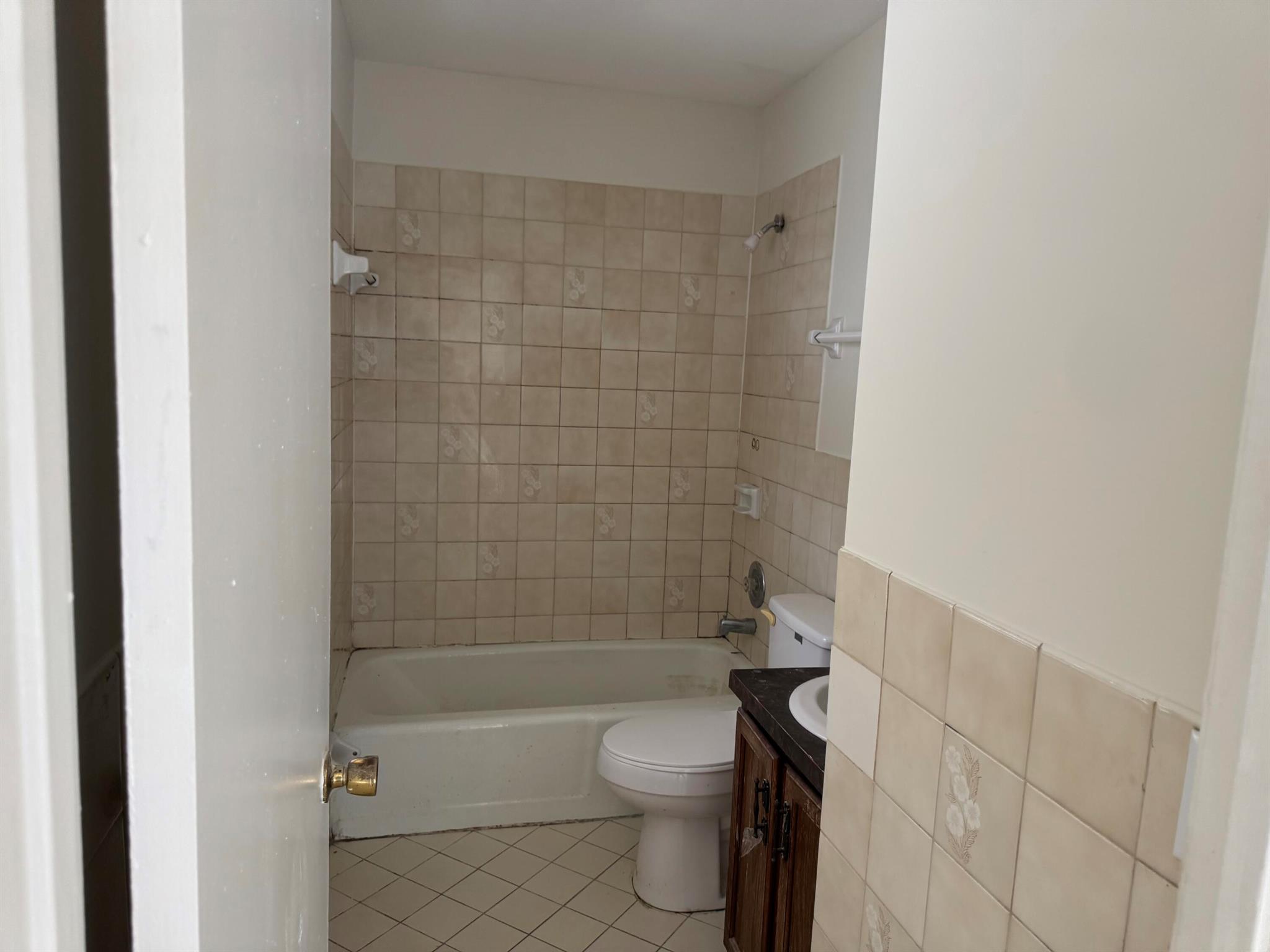 SUGAR POND MANOR OF WELLI - Residential Lease