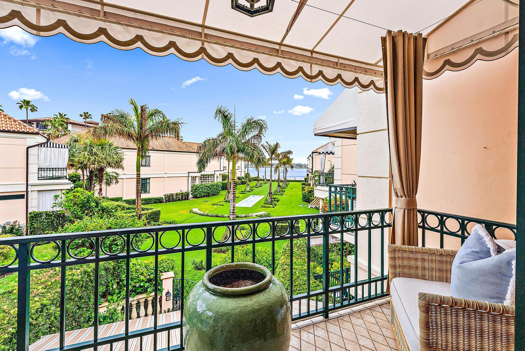 VILLA PLATI TOWNHOMES - Residential