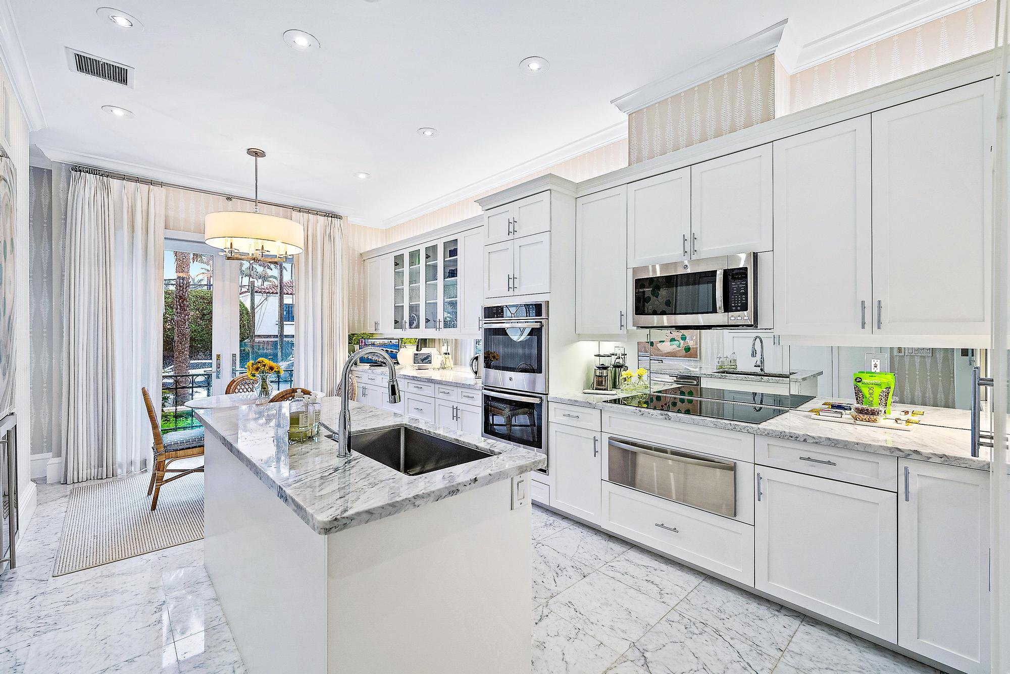 VILLA PLATI TOWNHOMES - Residential