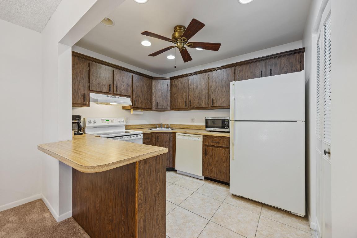 LA PINATA CONDO - Residential