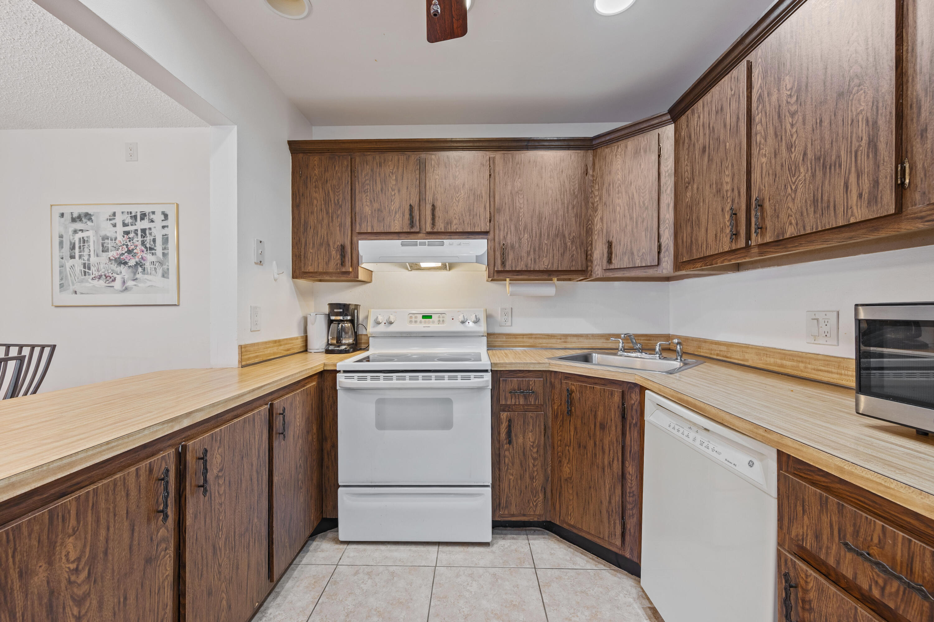 LA PINATA CONDO - Residential