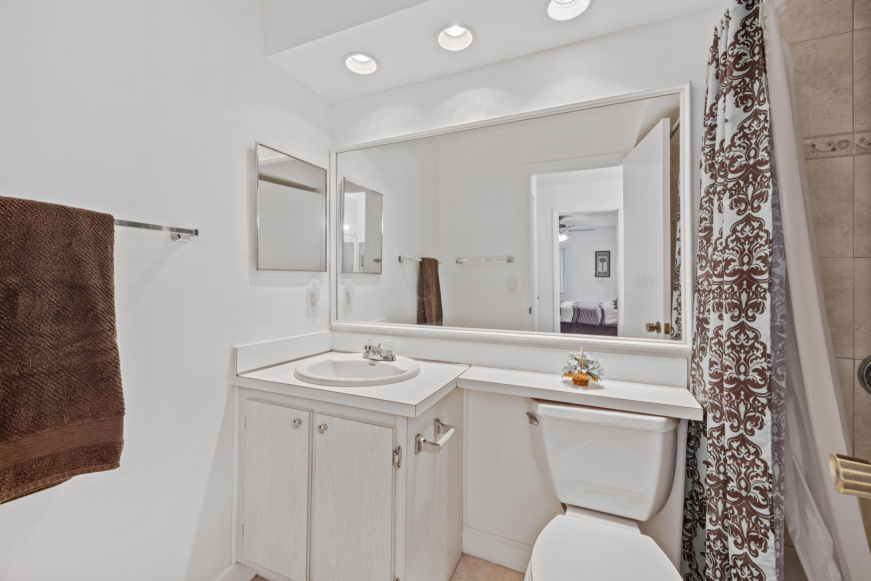 LA PINATA CONDO - Residential