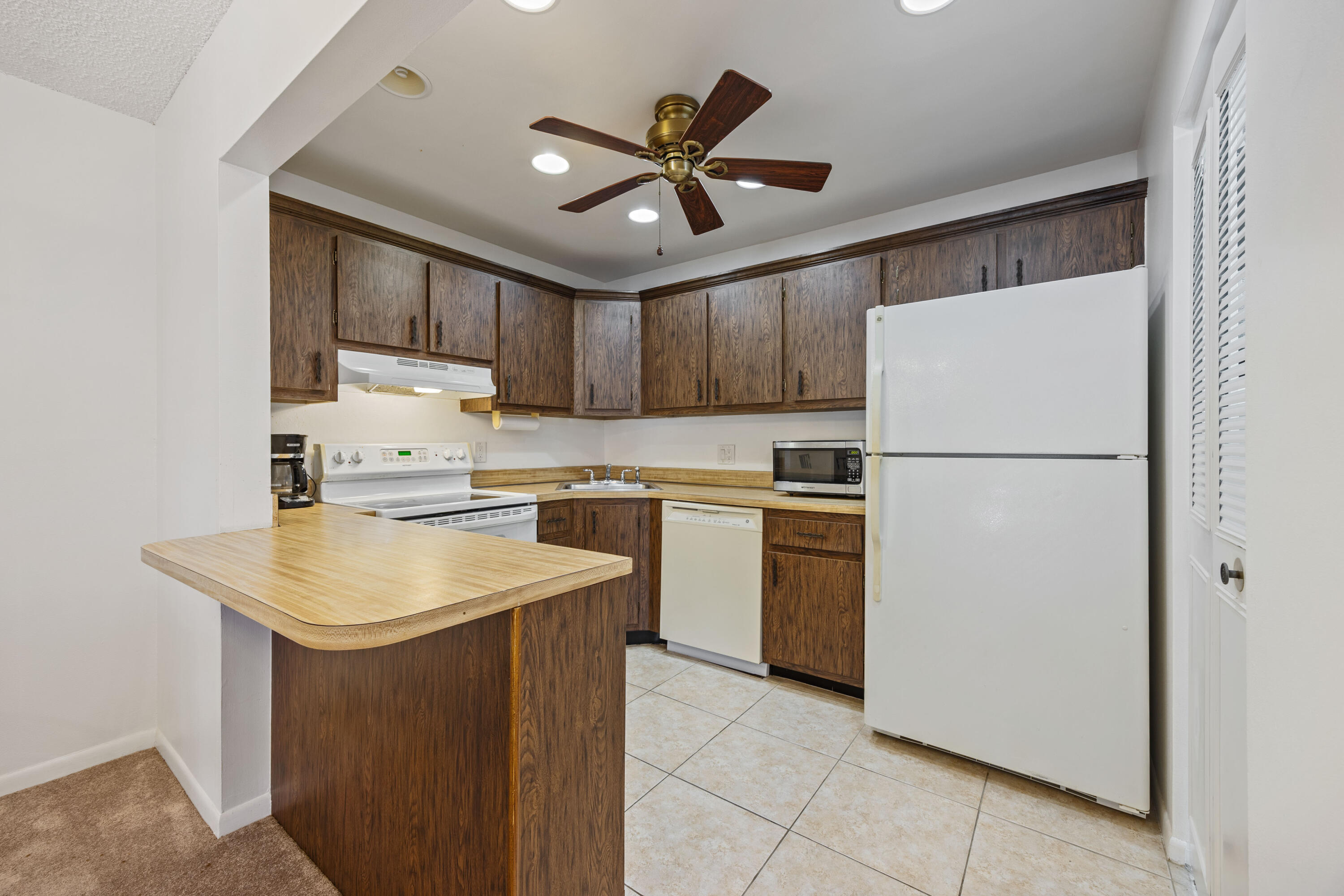 LA PINATA CONDO - Residential