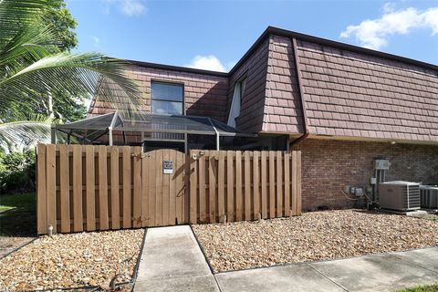 Photo of 7780 Courtyard Run #196, Boca Raton, FL 33433 (MLS # F10534296) Photo of 7780 Courtyard Run #196, Boca Raton, FL 33433 (MLS # F10534296)