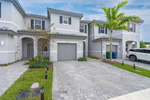 Tiny photo for 4613 NW 118th Avenue #4613, Coral Springs, FL 33076 (MLS # B26016897)