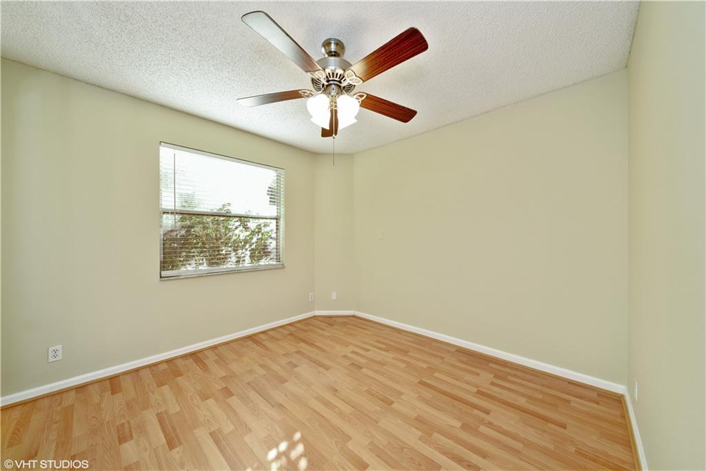 DISCOVERY POINTE - Residential