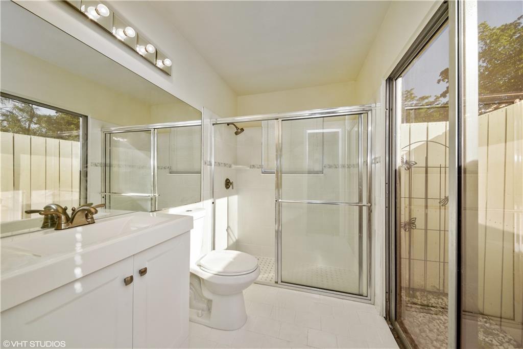 DISCOVERY POINTE - Residential