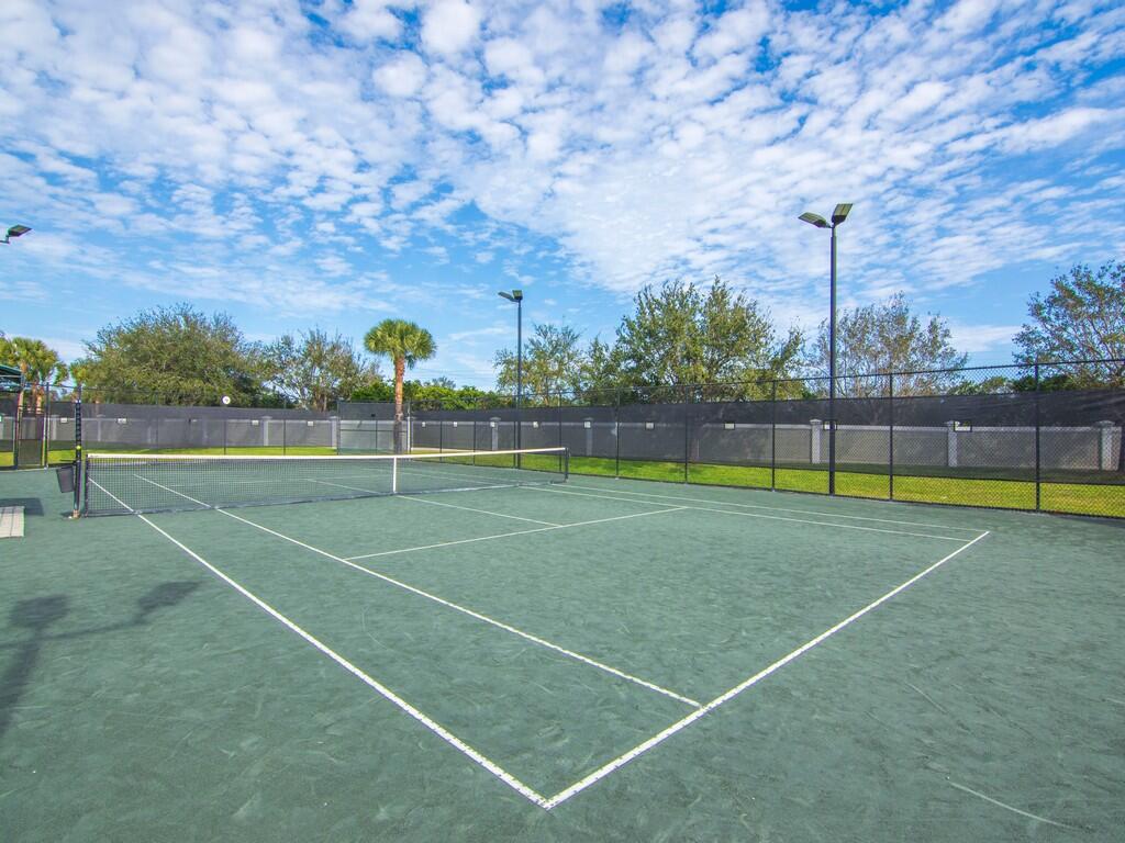 BOULEVARD VILLAGE & TENNIS CLUB - Residential