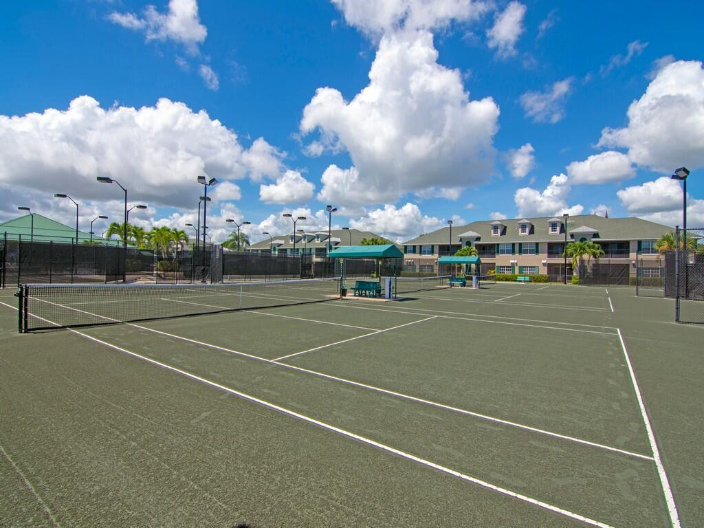 BOULEVARD VILLAGE & TENNIS CLUB - Residential