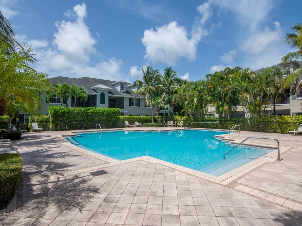 BOULEVARD VILLAGE & TENNIS CLUB - Residential