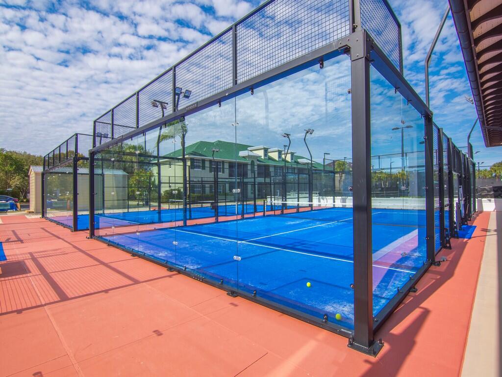 BOULEVARD VILLAGE & TENNIS CLUB - Residential