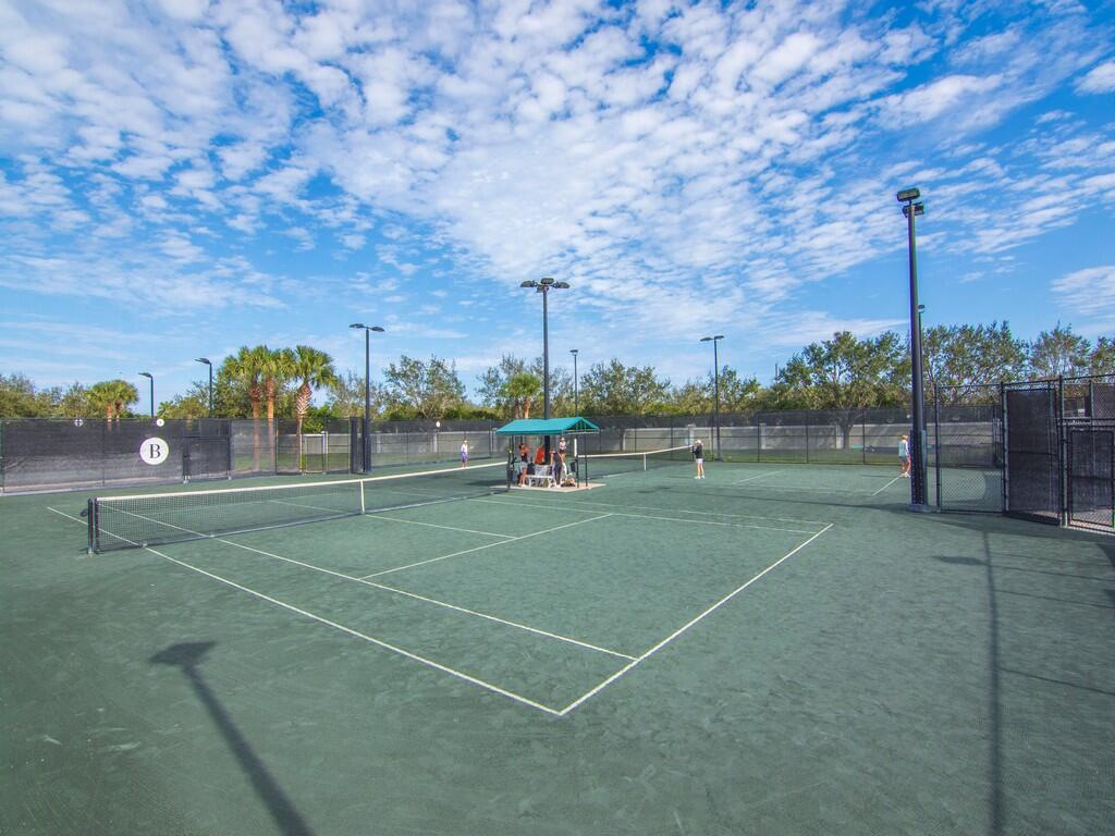 BOULEVARD VILLAGE & TENNIS CLUB - Residential
