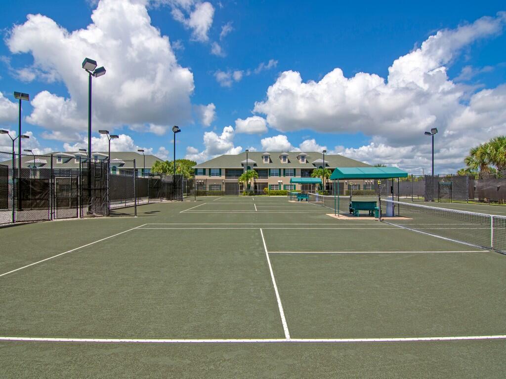 BOULEVARD VILLAGE & TENNIS CLUB - Residential